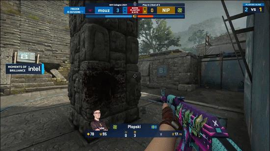 华为鸿蒙5突破1400万终端 三折叠首次支持PC应用